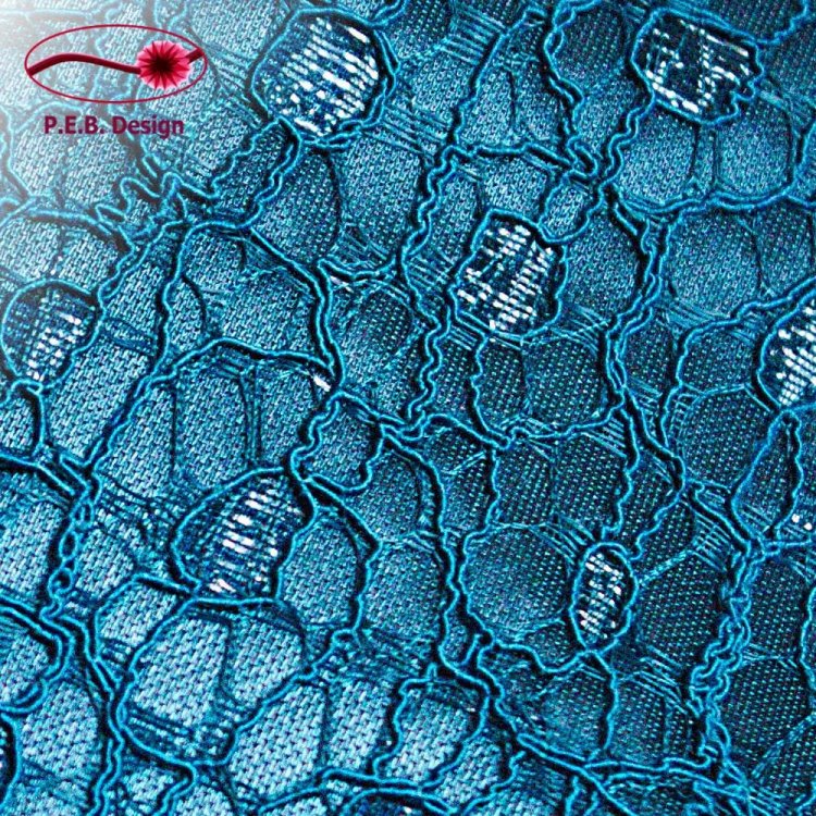 Pompadourbeutel Blütenrelief Azurblau - zum Schließen ins Bild klicken