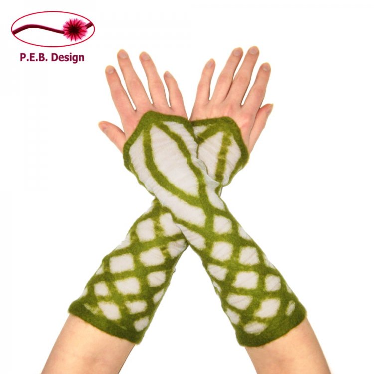 Silk Arm Warmers "Elf" Natural White-Moss Green - Click Image to Close