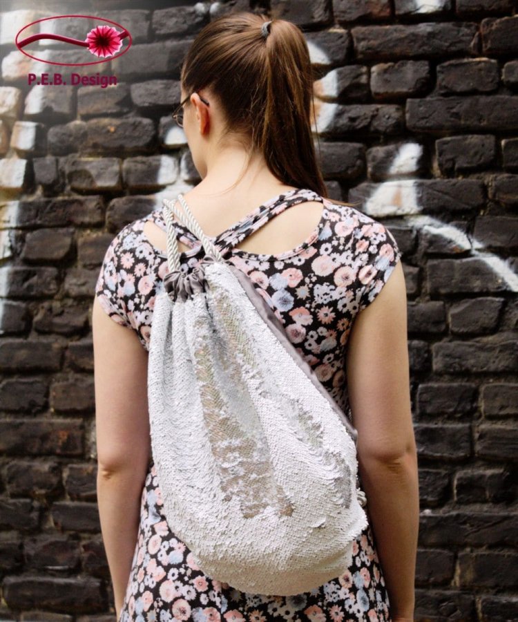 Backpack Reversible Sequins White-Silver - Click Image to Close