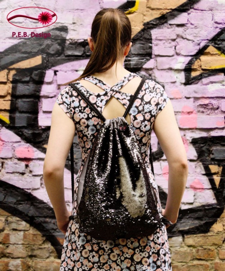 Backpack Reversible Sequins Black-Silver - Click Image to Close